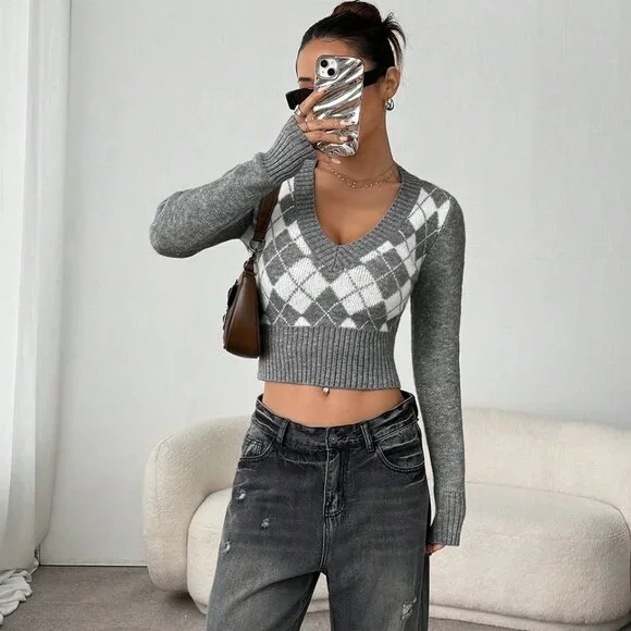 Multicolor Casual Women's Argyle Pattern V-Neck Slim Fit Crop Pullover - Picture 4 of 7